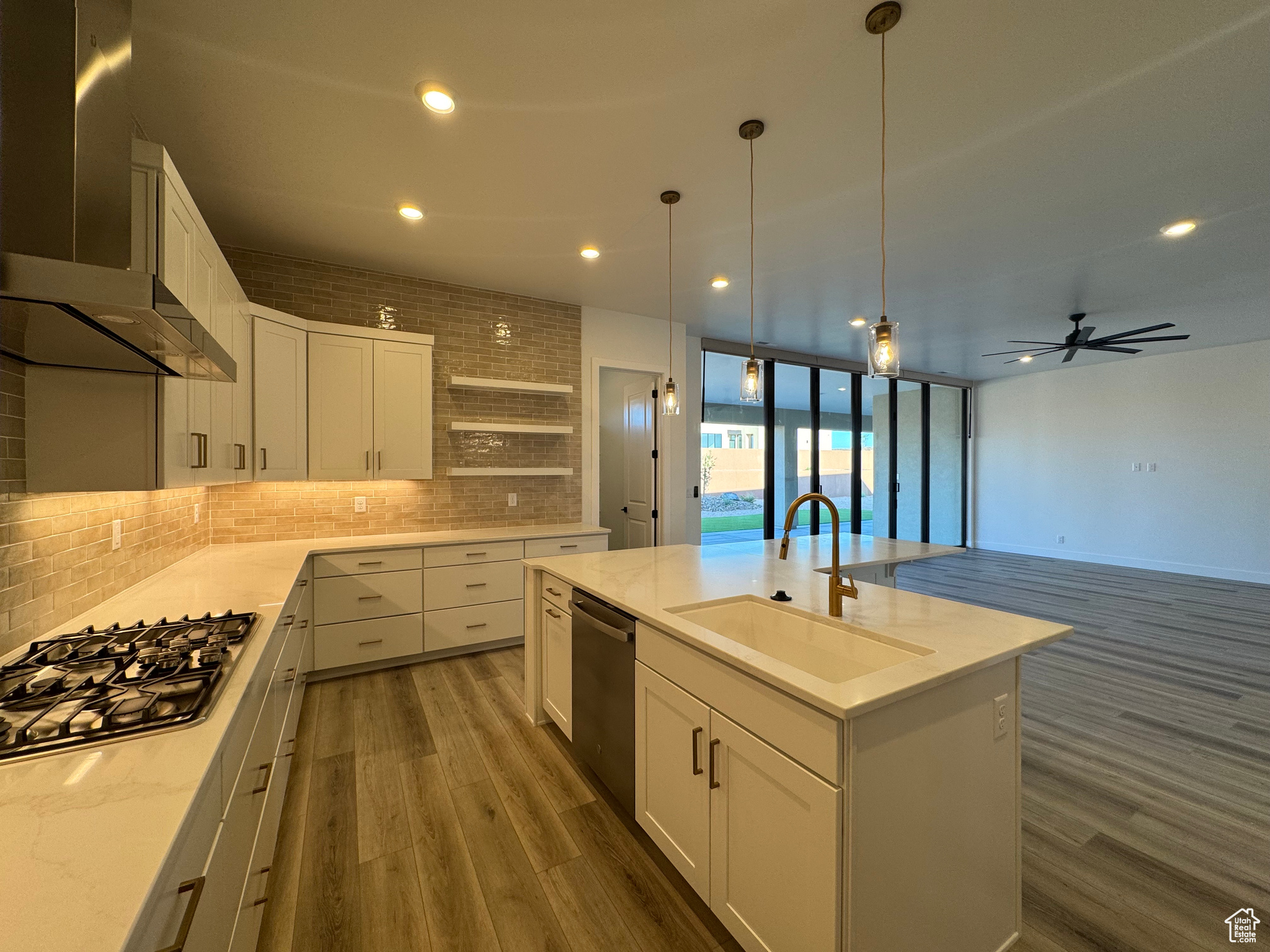 ESTATES AT SAND HOLLOW - Residential