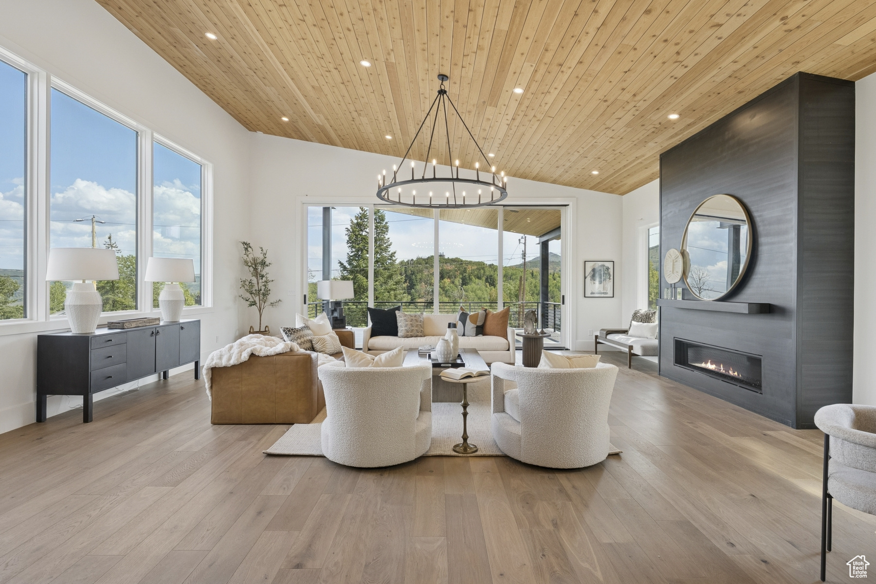 HIDDEN COVE - Residential