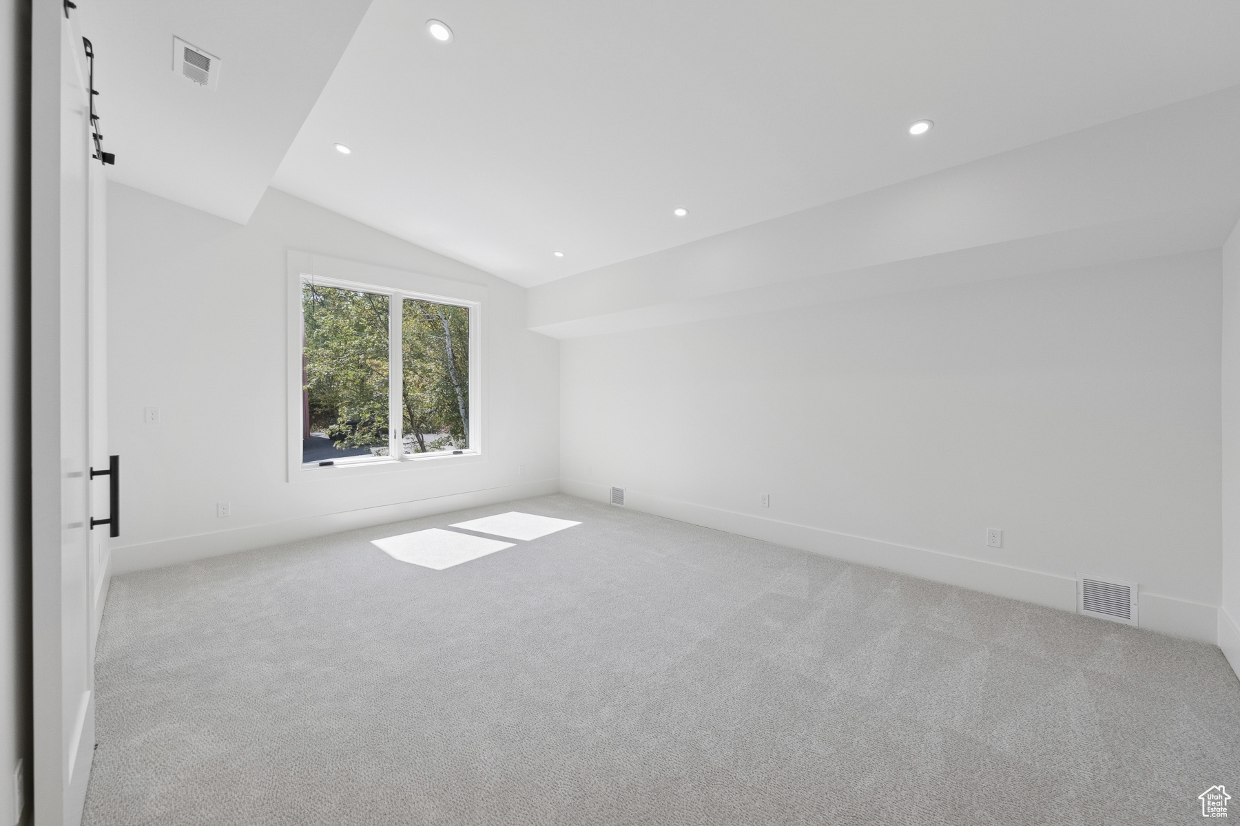 HIDDEN COVE - Residential