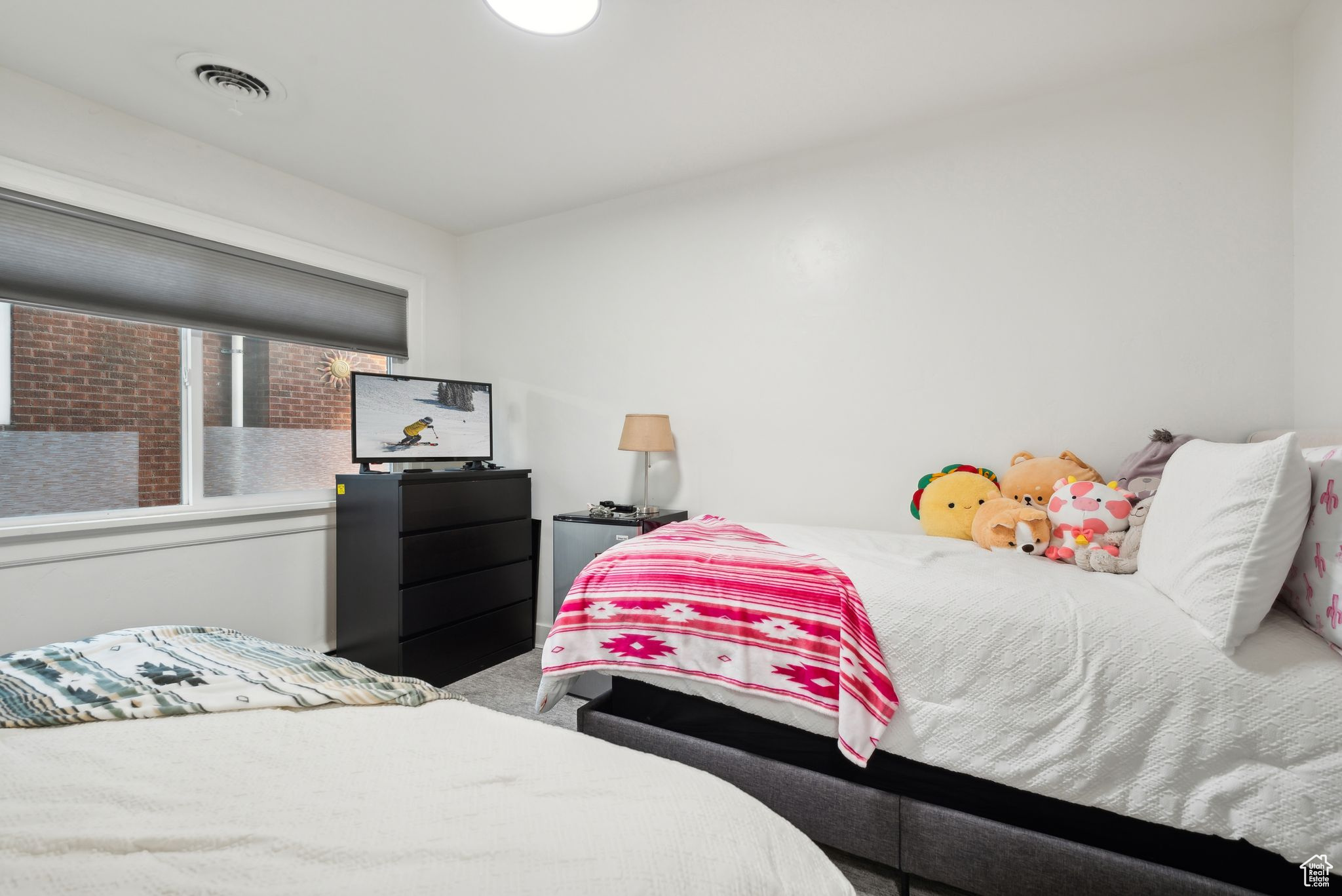 Salt Lake City, Utah 84102, United States, 3 Bedrooms Bedrooms, ,3 BathroomsBathrooms,Residential,Pending,21456