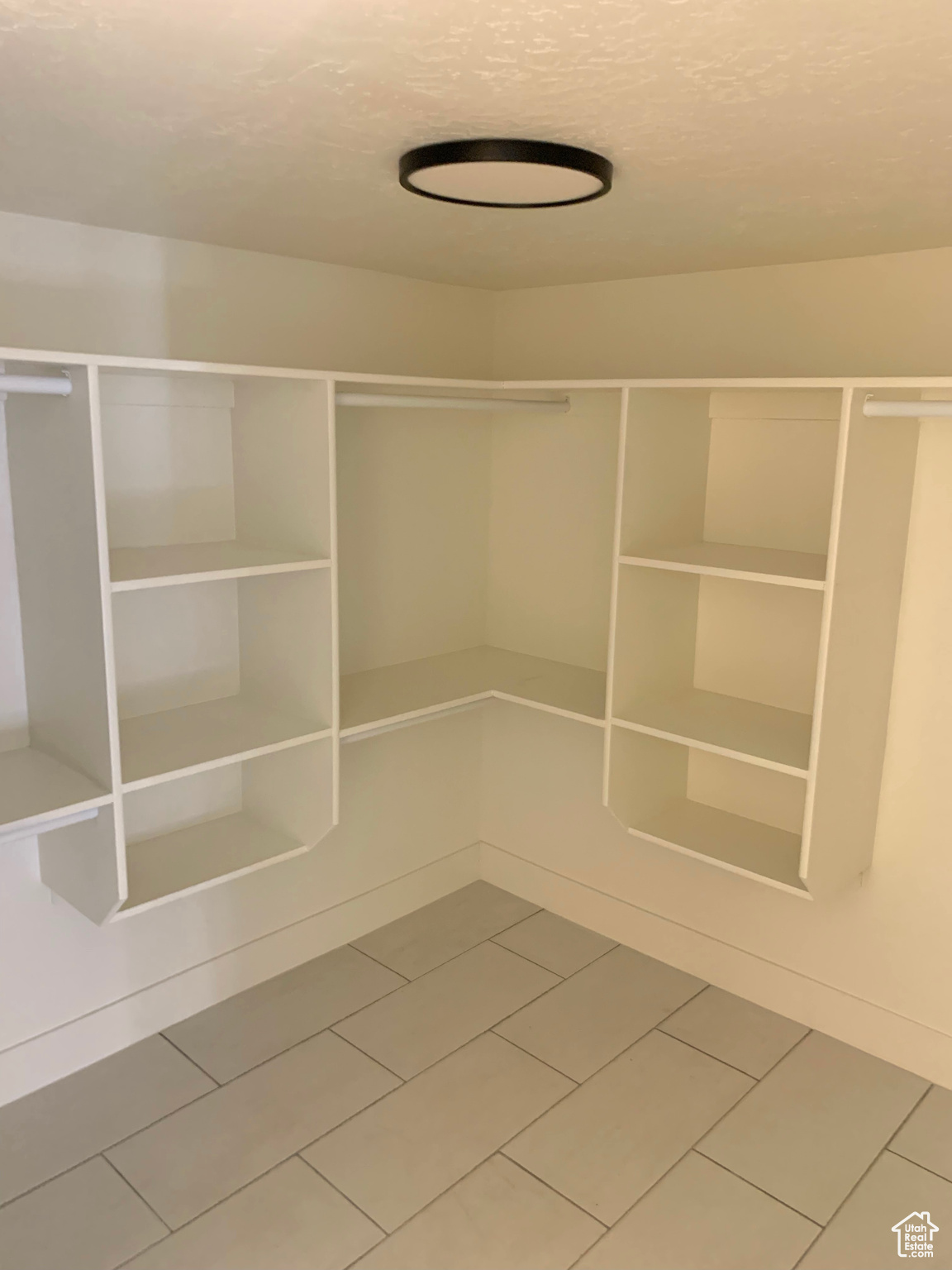 Salt Lake City, Utah 84102, United States, 3 Bedrooms Bedrooms, ,3 BathroomsBathrooms,Residential,Pending,21456