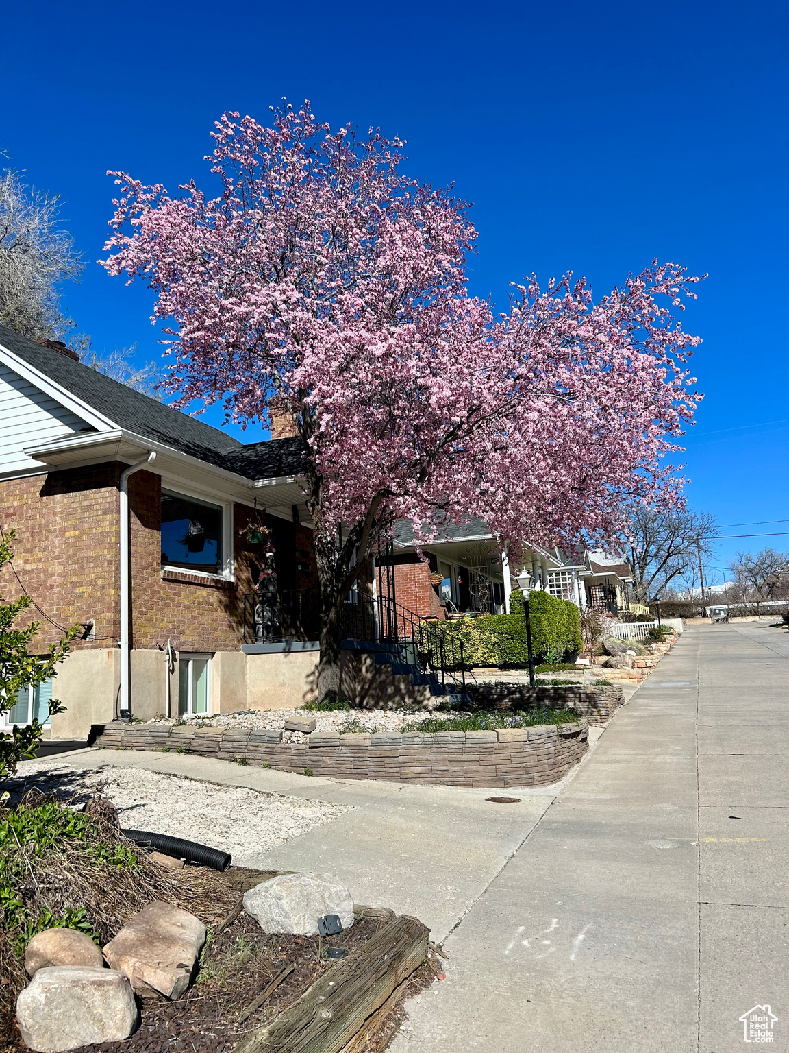 Salt Lake City, Utah 84102, United States, 3 Bedrooms Bedrooms, ,3 BathroomsBathrooms,Residential,Pending,21456