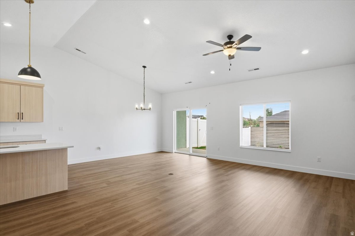 SADIE'S GLENN - Residential