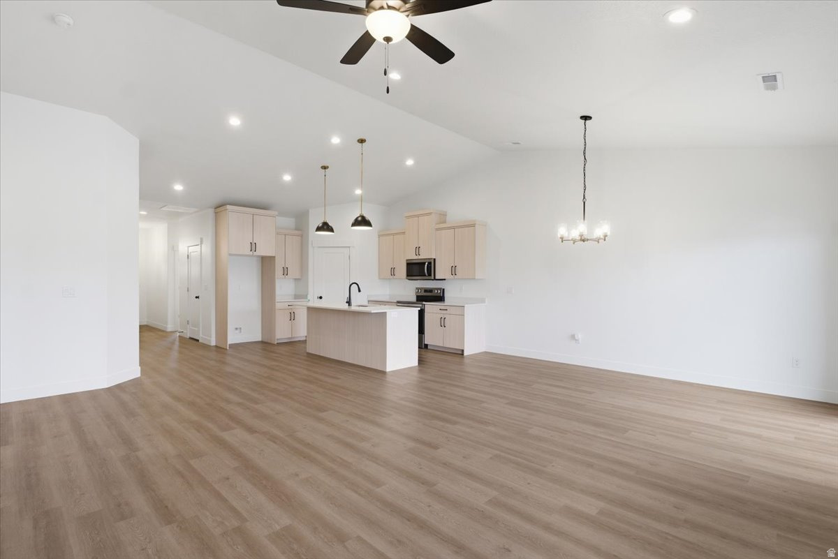 SADIE'S GLENN - Residential