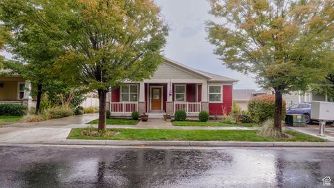 Photo of 11491 S HARVEST CREST WAY, South Jordan, UT 84009 (MLS # 2117188)