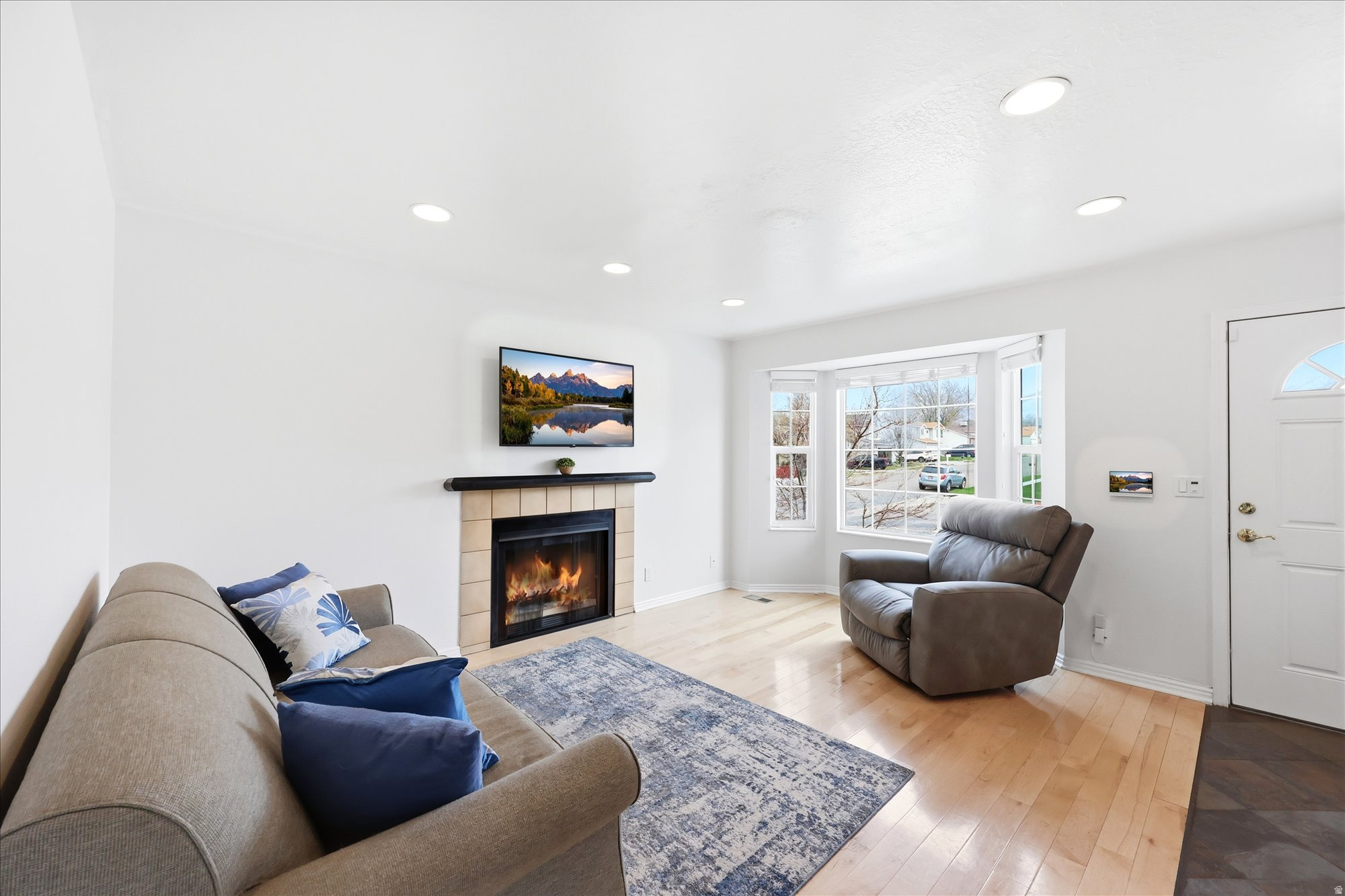 LAURE LEA NO, 2 - Residential