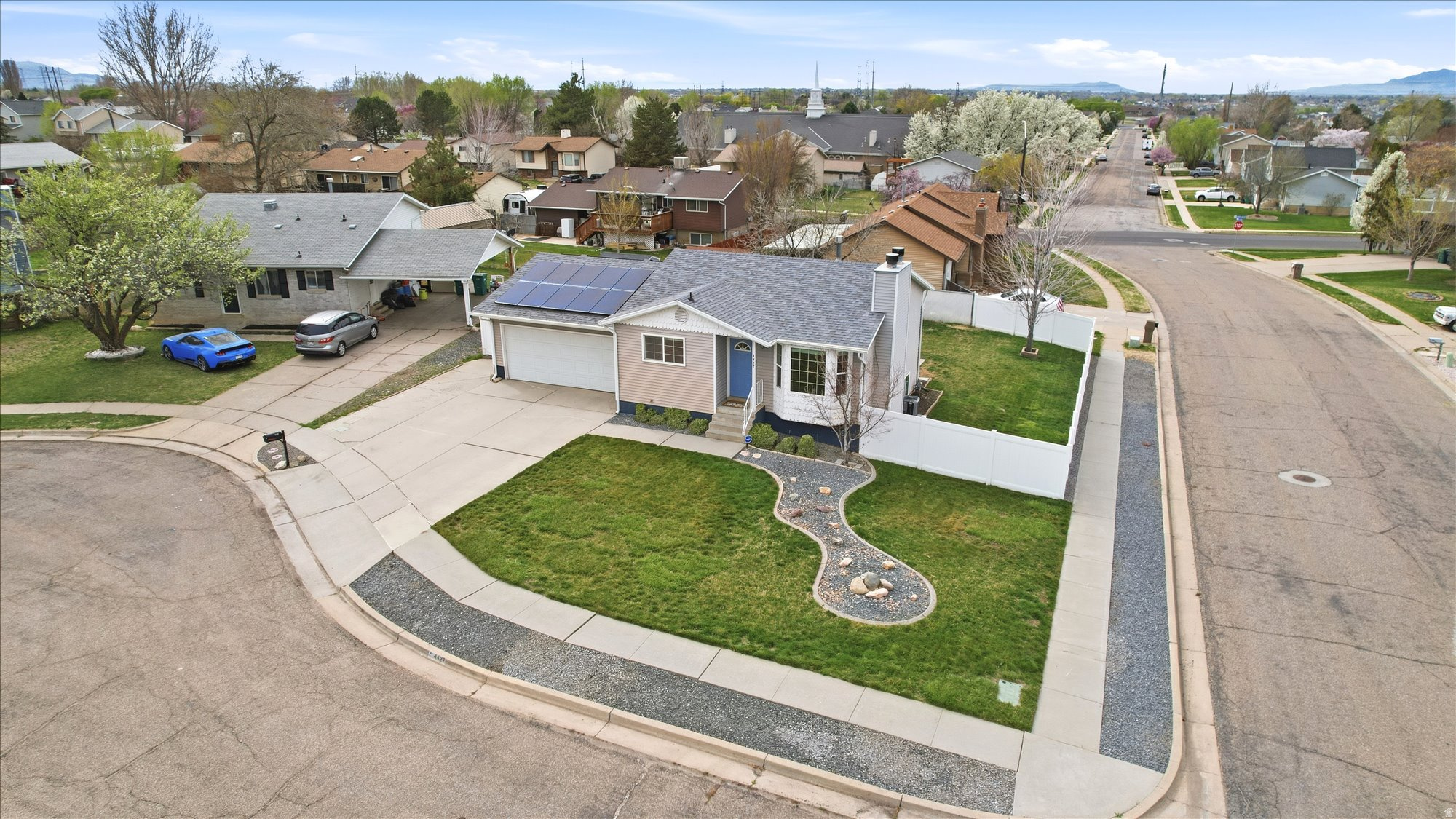 LAURE LEA NO, 2 - Residential