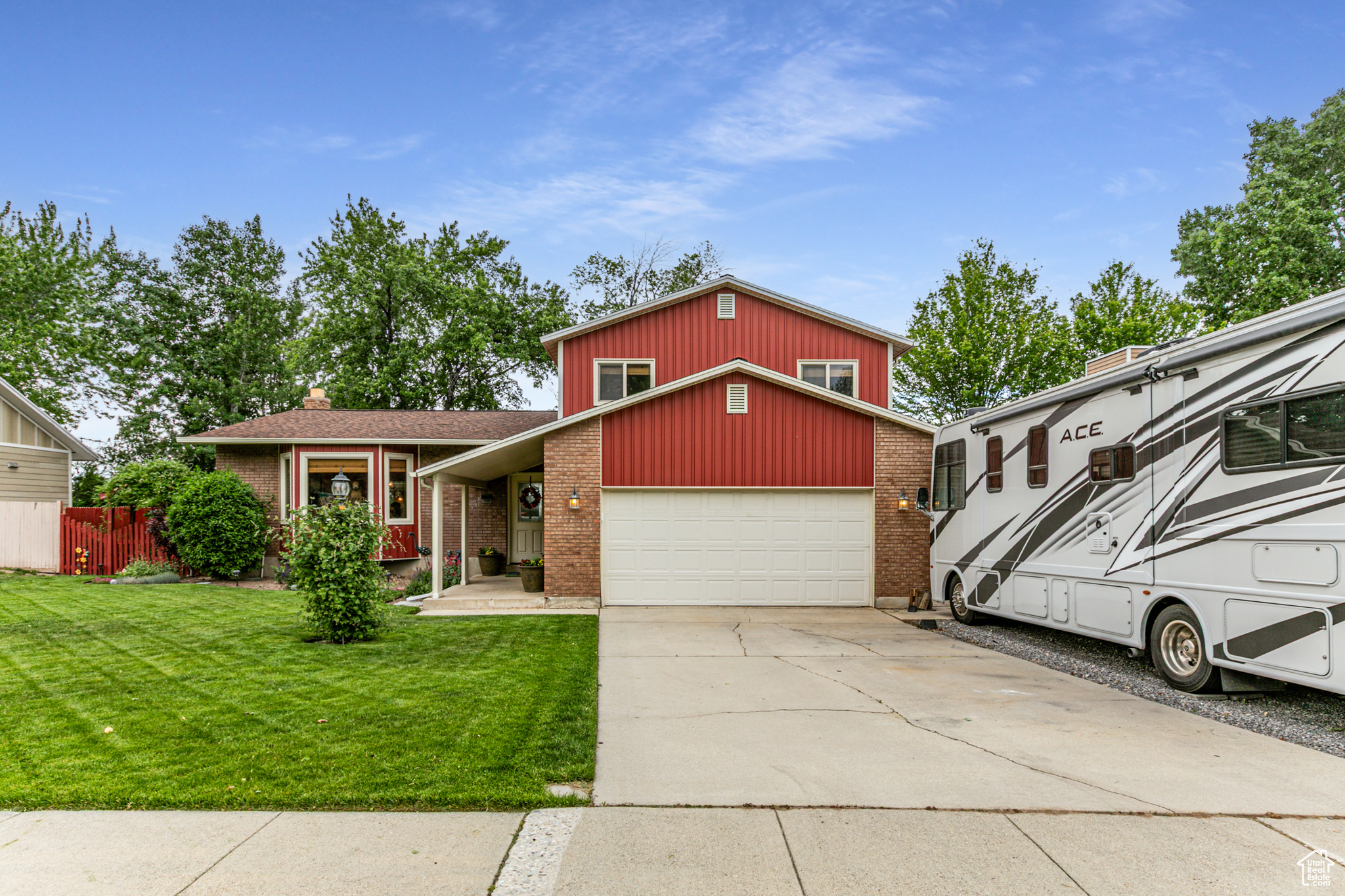 11034 S Windy Peak Ridge Dr, Sandy, Utah image 2