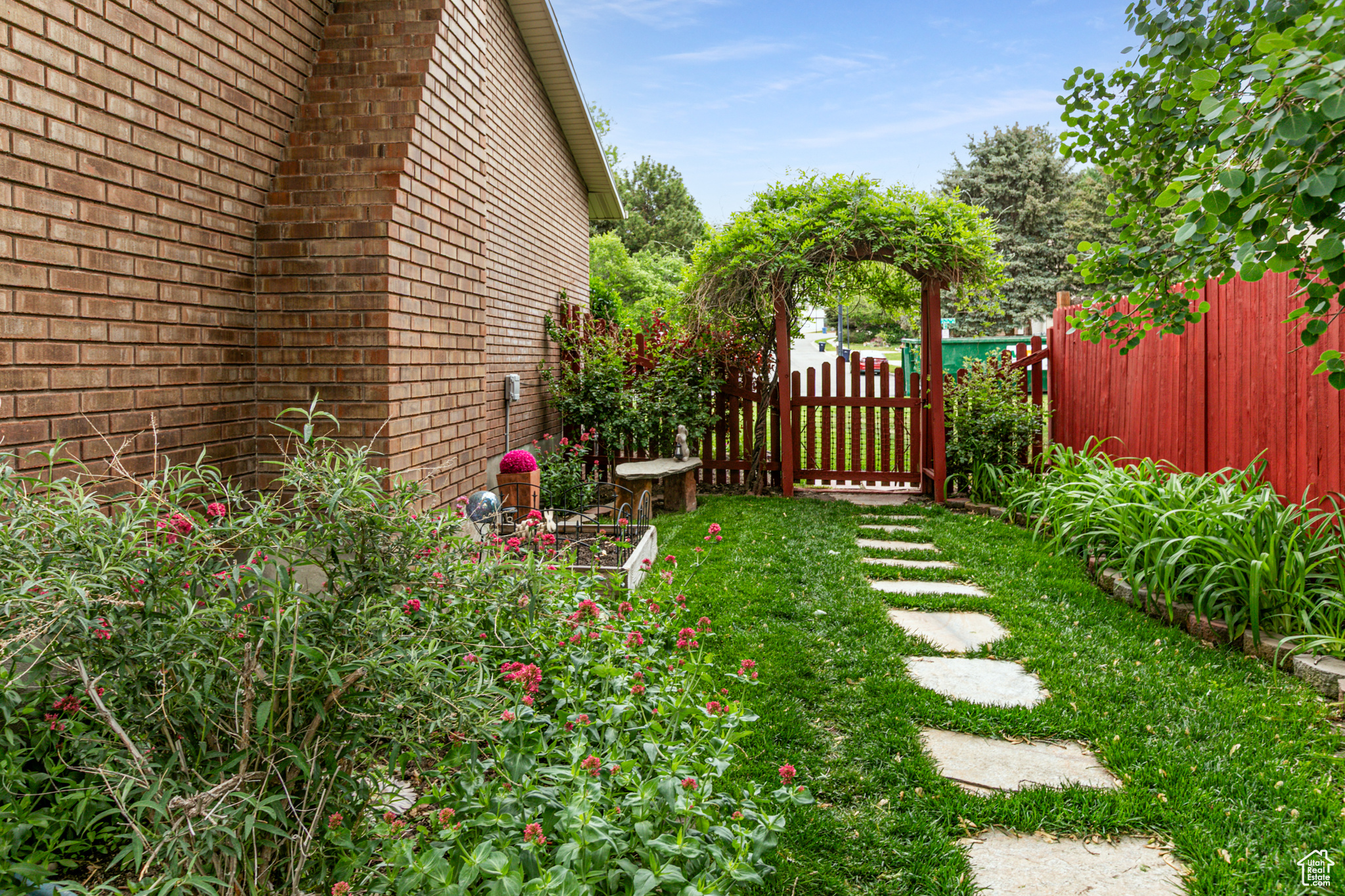 11034 S Windy Peak Ridge Dr, Sandy, Utah image 25