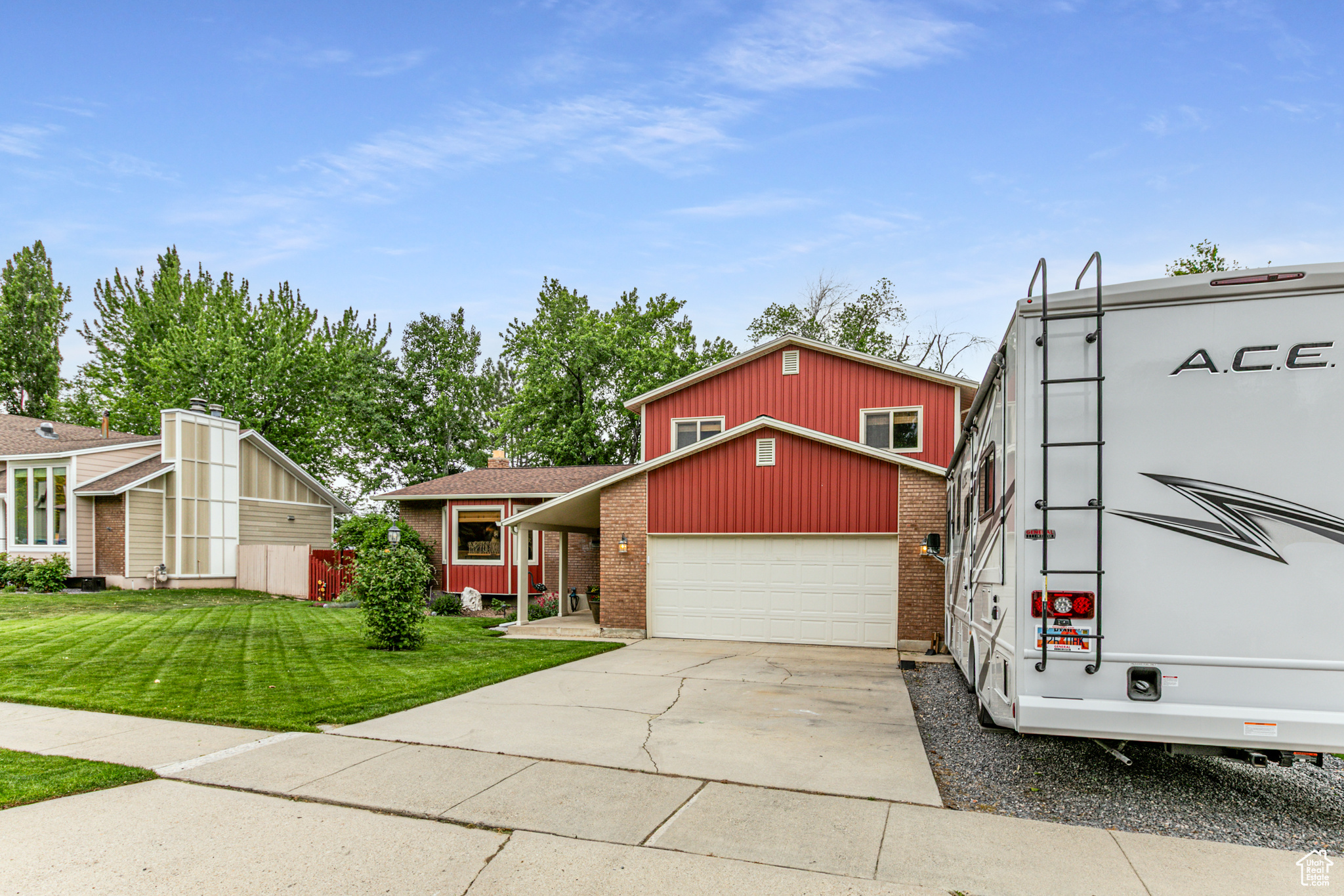 11034 S Windy Peak Ridge Dr, Sandy, Utah image 3