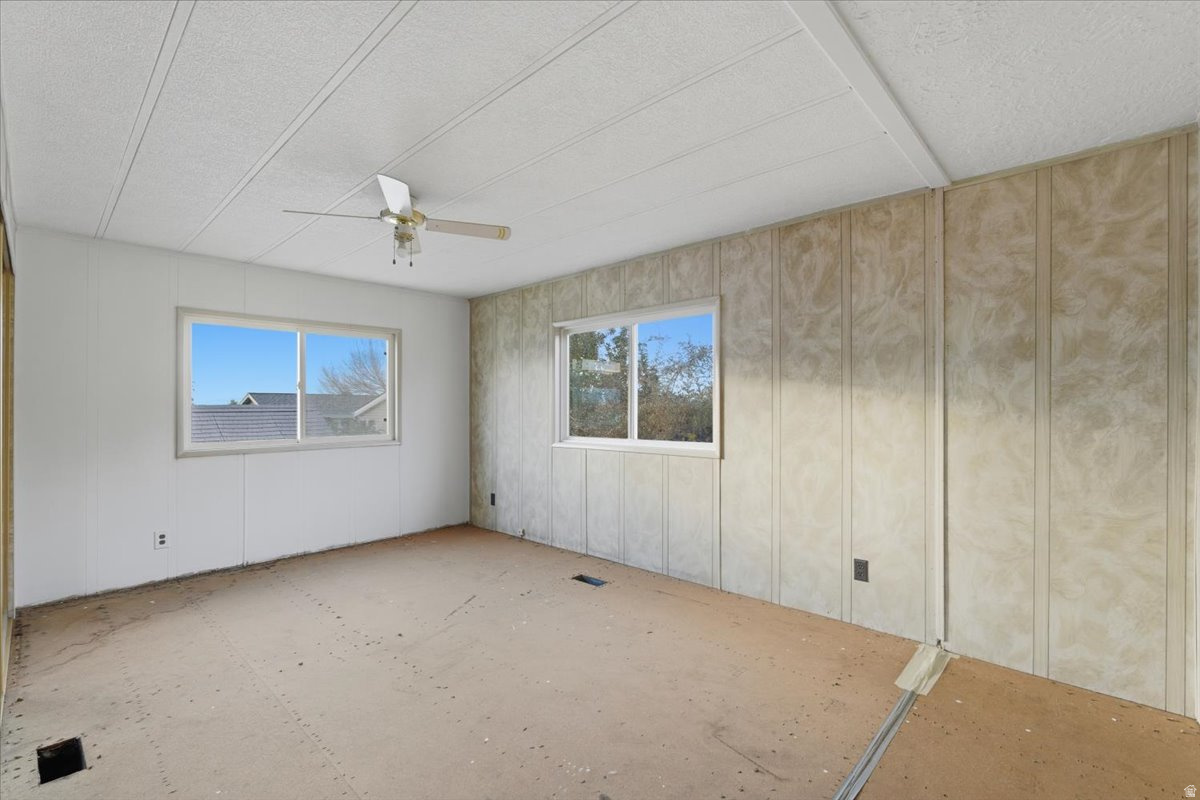 COUNTRY MEADOWS COMMUNITY - Residential