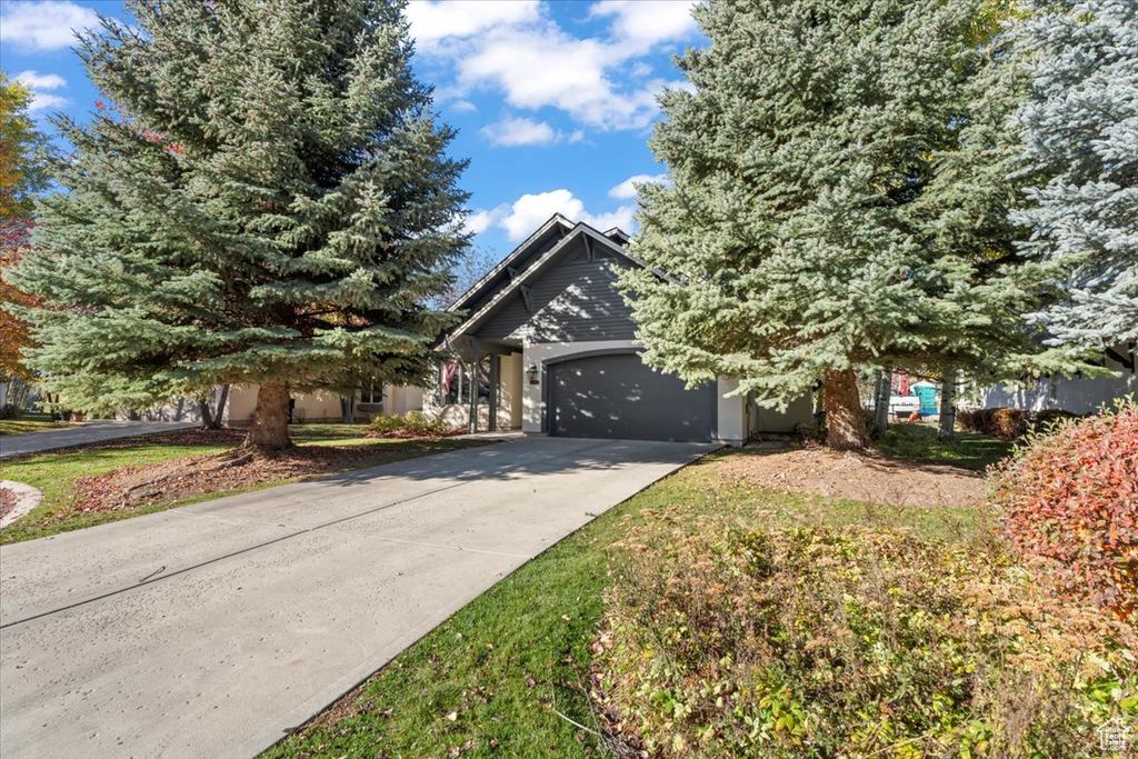 Photo of 1097 N MATTERHORN CT W, Midway, UT 84049 (MLS # 2119492)