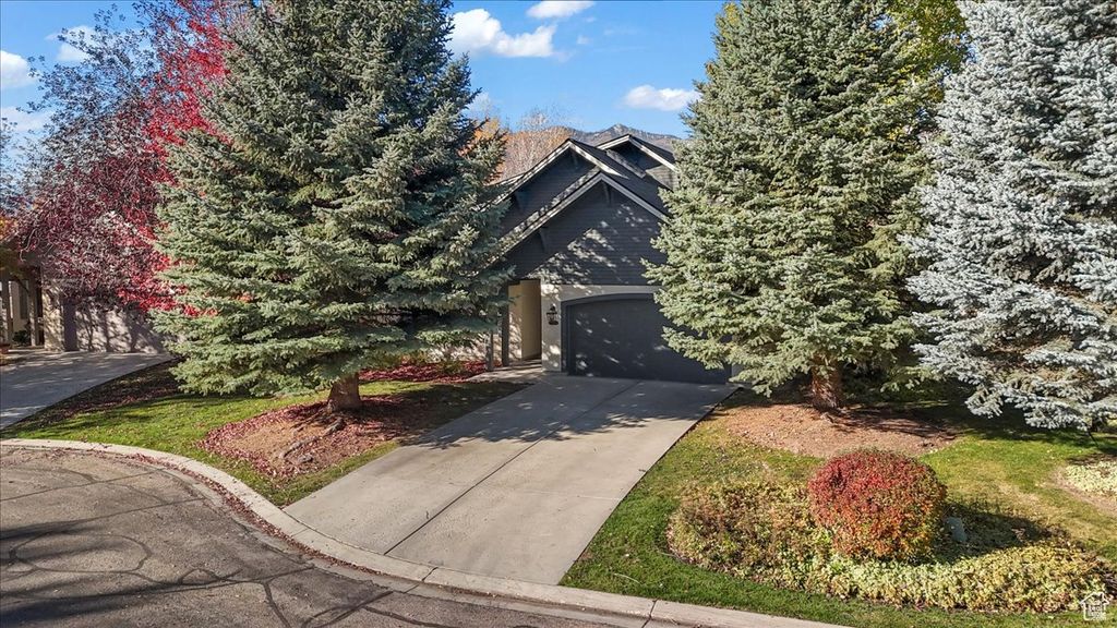 Photo of 1097 N MATTERHORN CT W, Midway, UT 84049 (MLS # 2119492)
