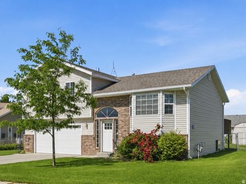 Photo of 875 S 1200 E, Preston, ID 83263 (MLS # 2166421)