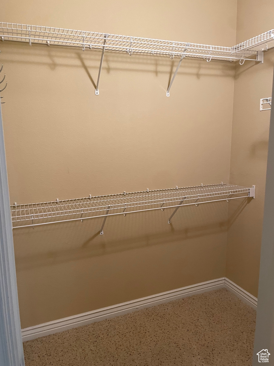 MILLCREEK HOLLOW CONDOMINIUMS - Residential Lease