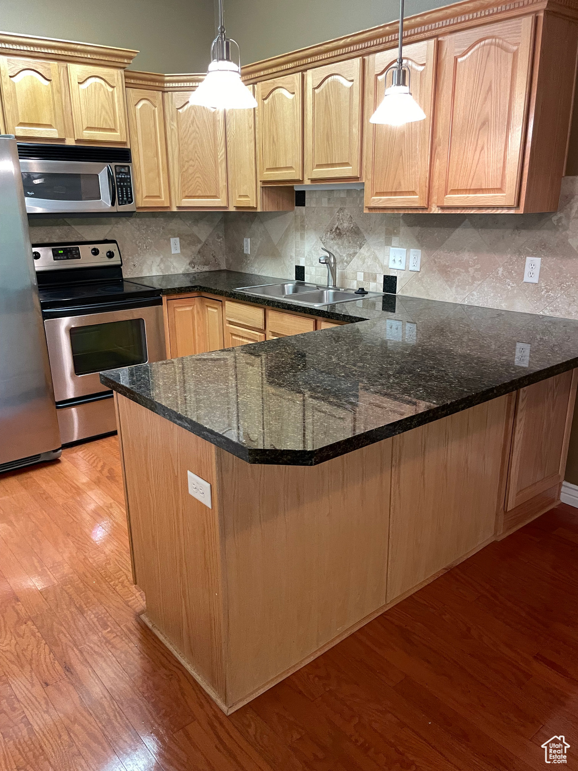 MILLCREEK HOLLOW CONDOMINIUMS - Residential Lease