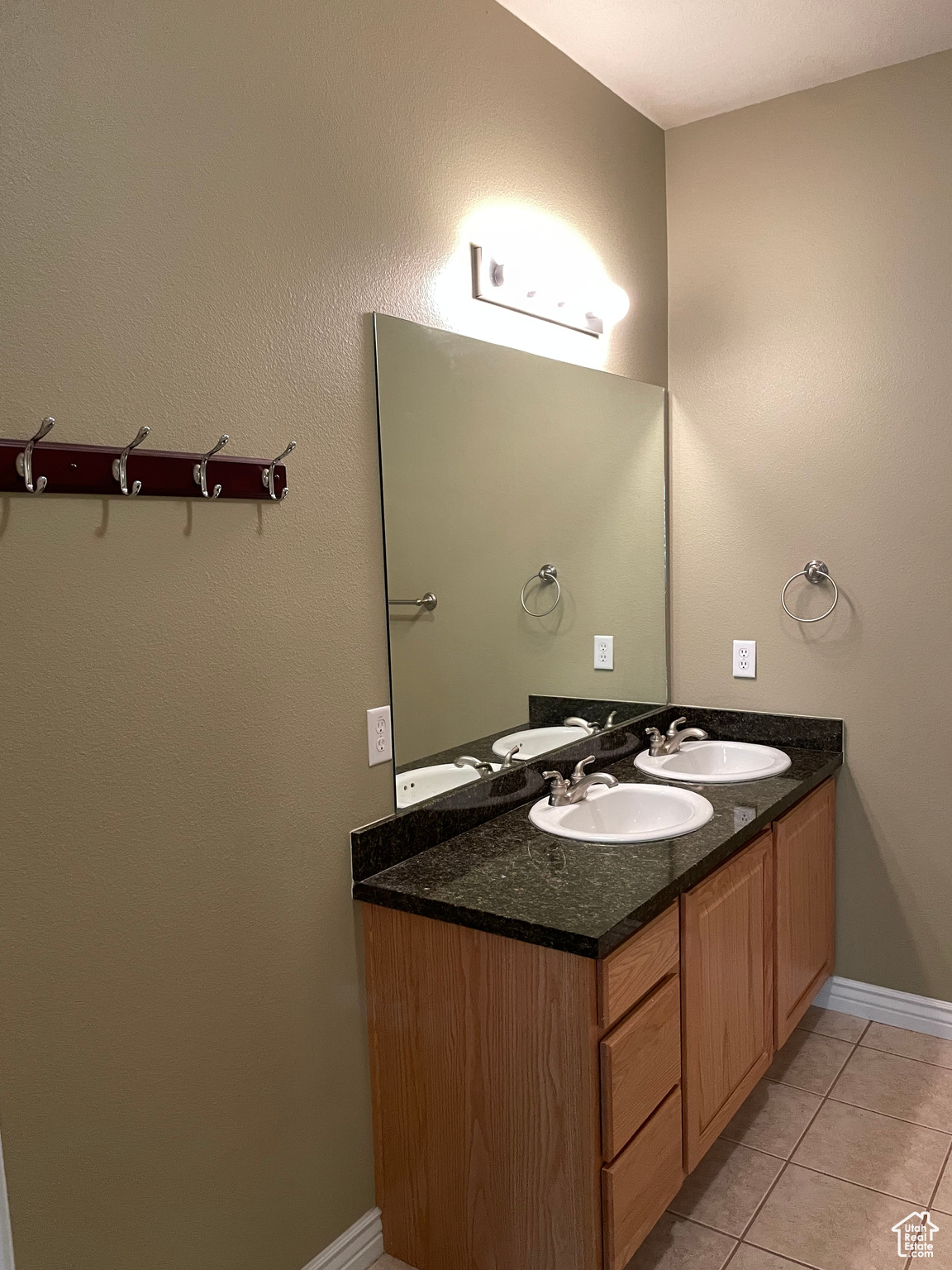 MILLCREEK HOLLOW CONDOMINIUMS - Residential Lease