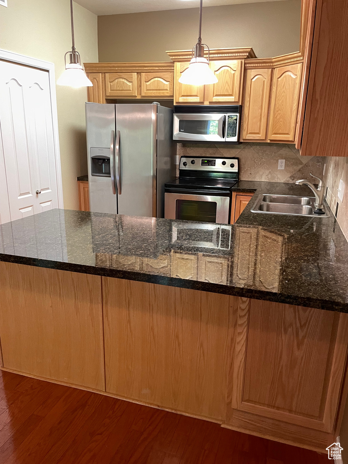 MILLCREEK HOLLOW CONDOMINIUMS - Residential Lease