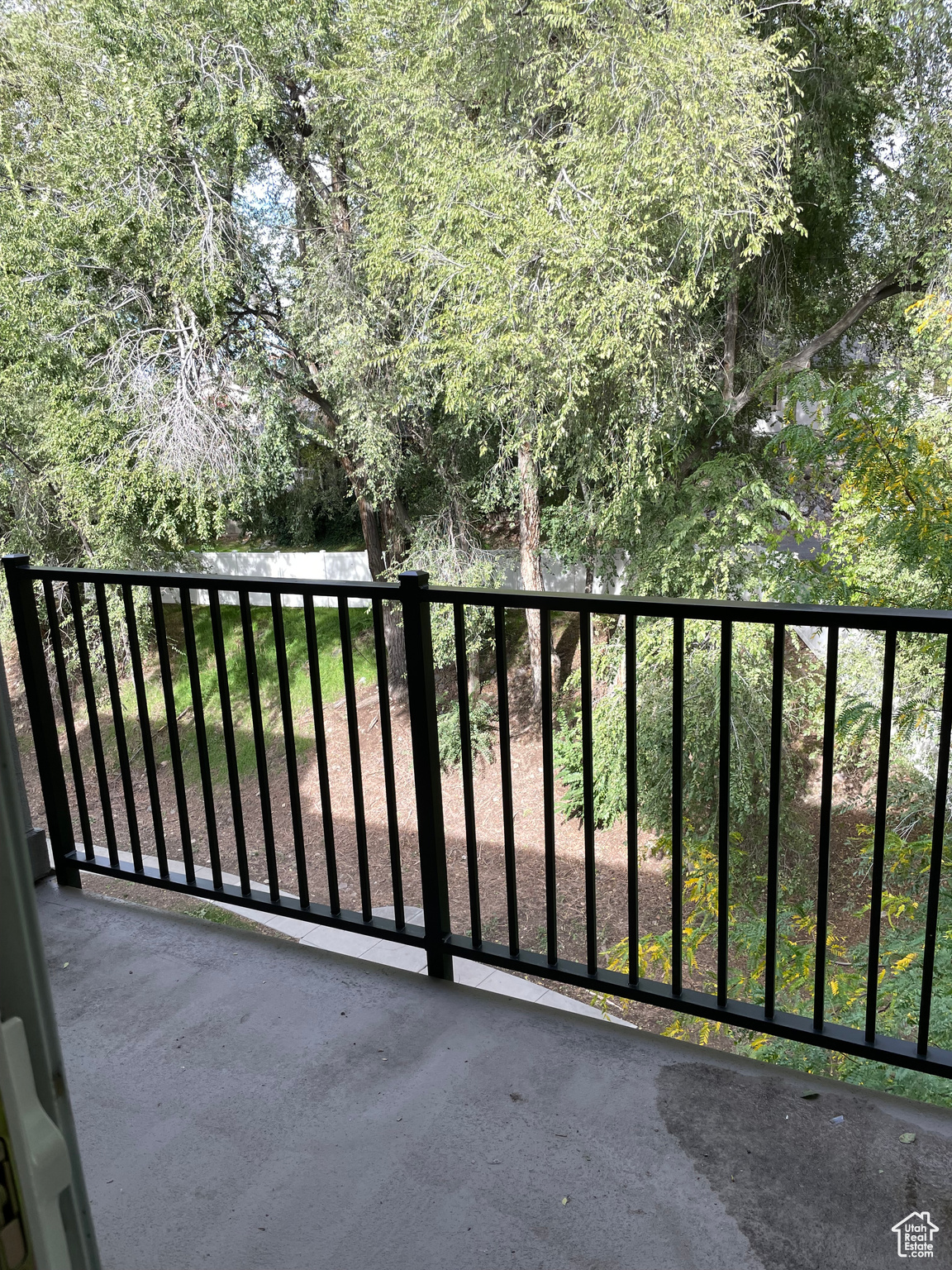 MILLCREEK HOLLOW CONDOMINIUMS - Residential Lease