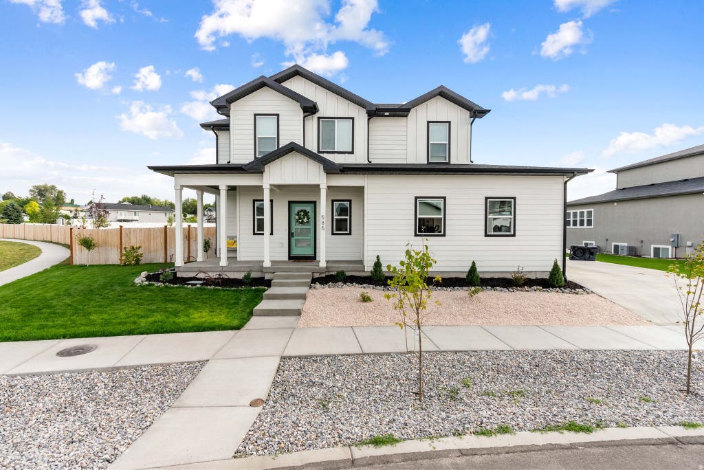 Photo of 585 W 20 N, Hyrum, UT 84319 (MLS # 2163254)