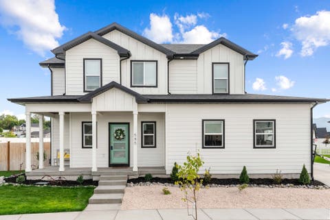 Homes For Sale - 585 W 20<br/> Hyrum, UT 84319