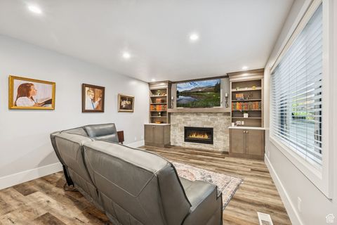 Tiny photo for 2509 E COBBLESTONE WAY, Sandy, UT 84093 (MLS # 2117771)