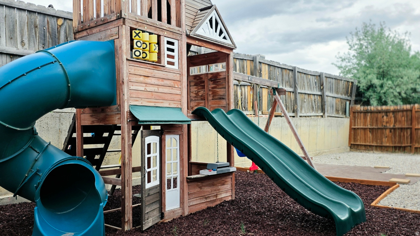 SUNBURST TERRACE PLA - Residential
