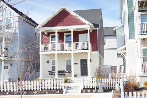 Photo of 10726 S OQUIE RD, South Jordan, UT 84009 (MLS # 2140976)