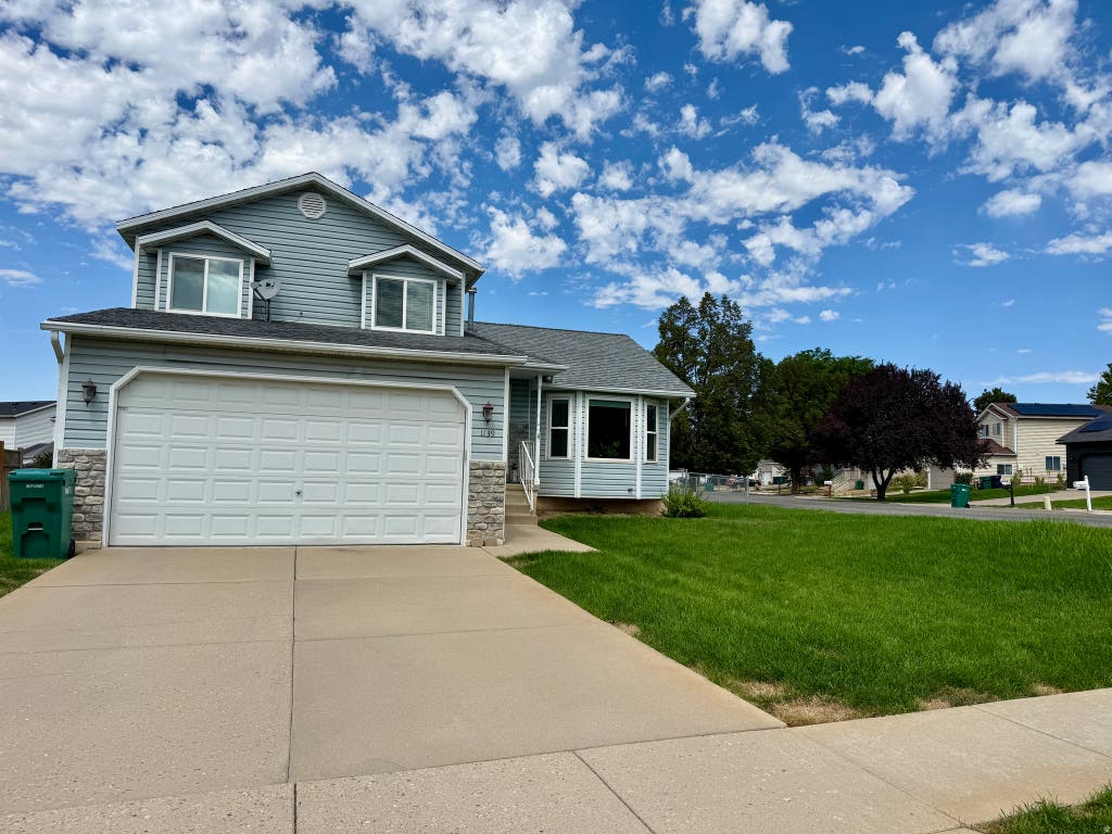 Photo of 1139 E MEADOW WAY DR, Layton, UT 84041 (MLS # 2181277)