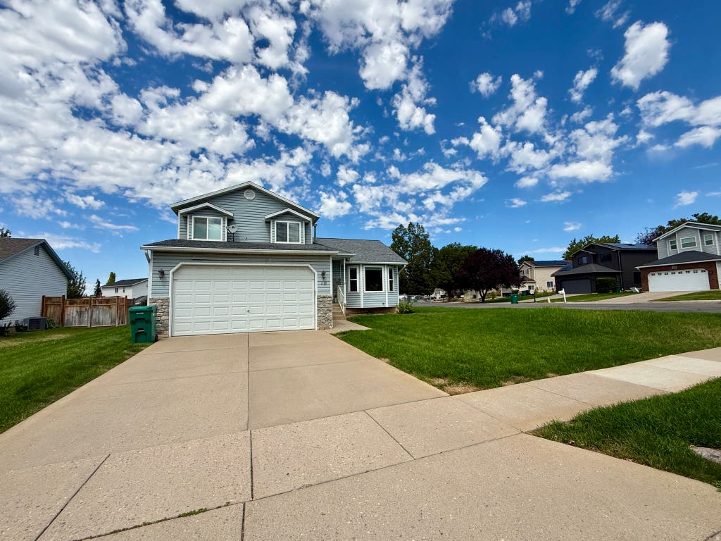 Photo of 1139 E MEADOW WAY DR, Layton, UT 84041 (MLS # 2181277)