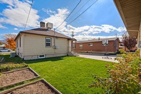 Tiny photo for 555 N 100 E, Spanish Fork, UT 84660 (MLS # 2121961)