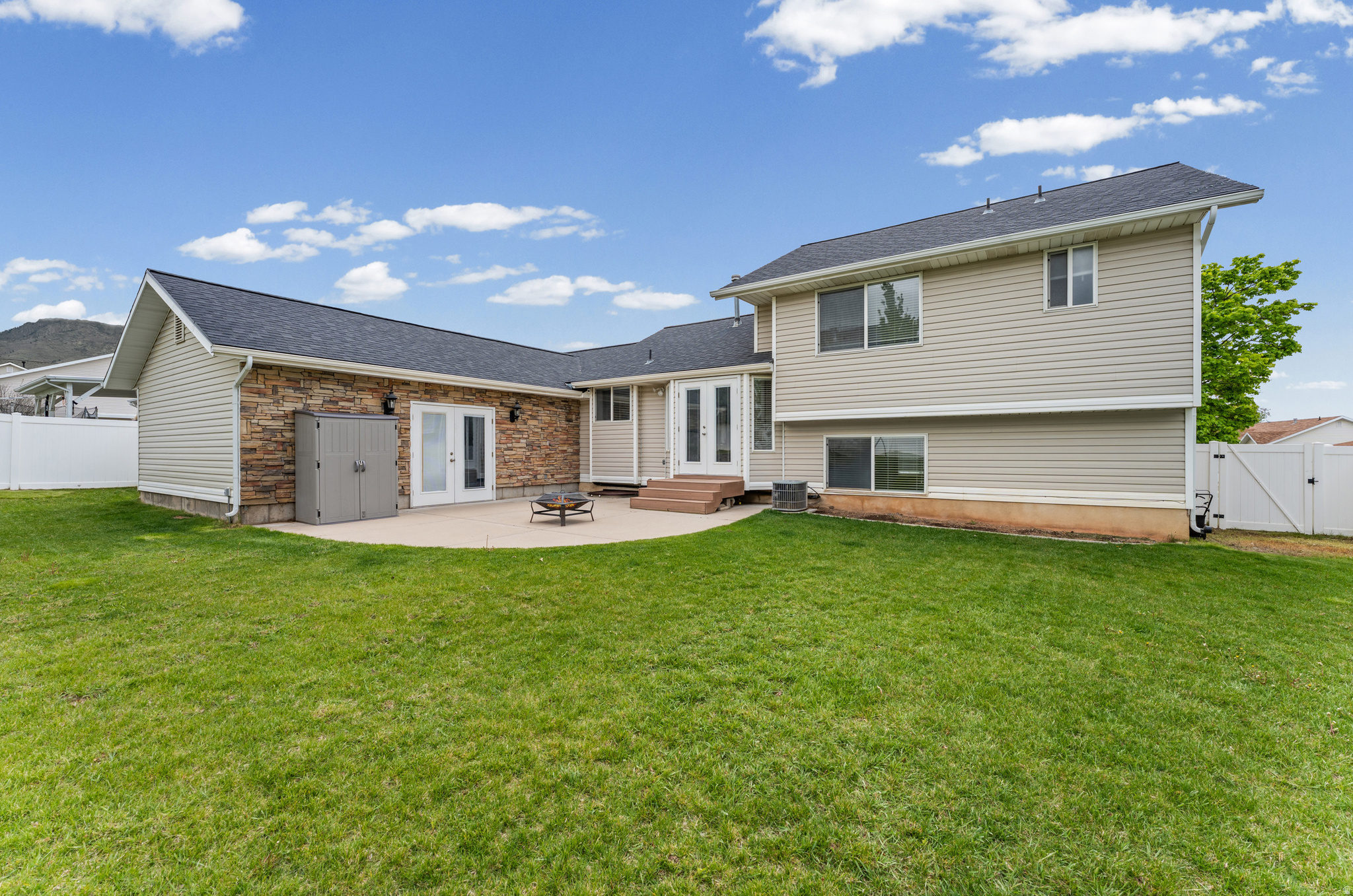 LARK MEADOWS - Residential