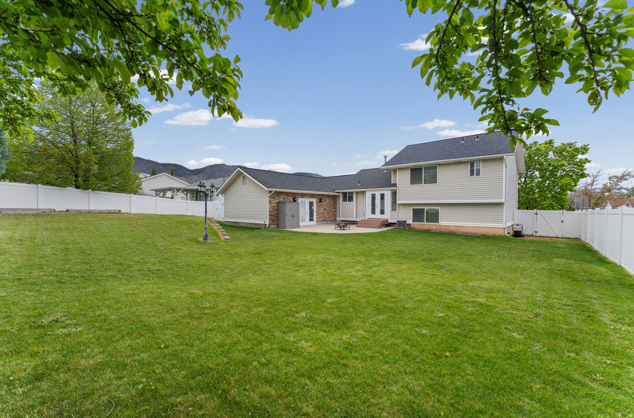 LARK MEADOWS - Residential