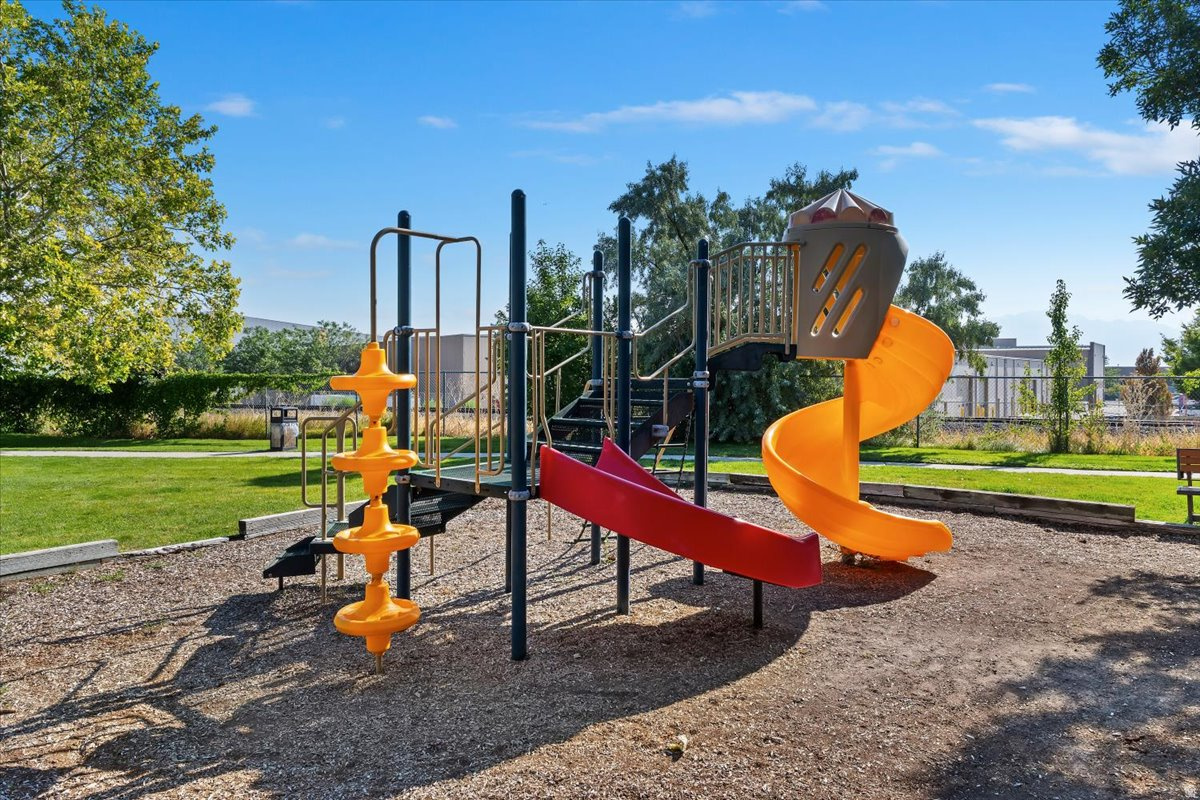 TUSCANY TOWNHOMES PHASE 3 CONDOMINIUMS - Residential