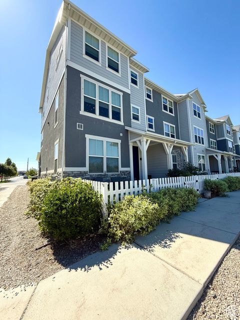 Photo of 1022 W PAINTED HORSE LN, Bluffdale, UT 84065 (MLS # 2119165)