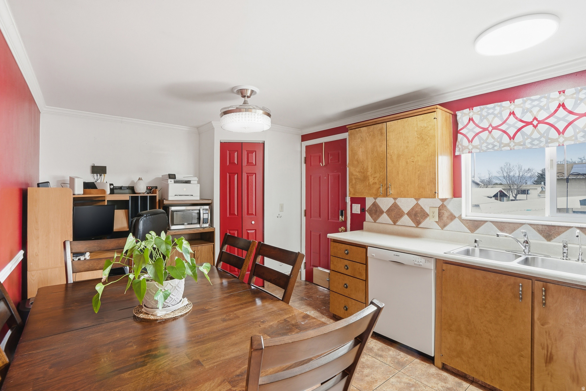 LYNNWOOD ACR - Residential