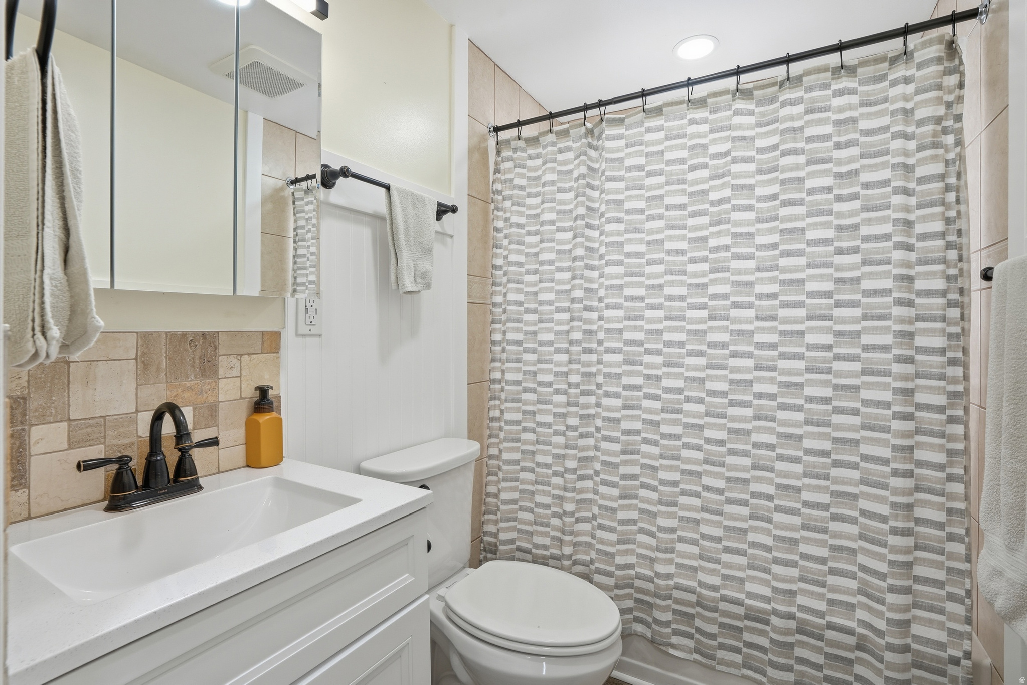 LYNNWOOD ACR - Residential