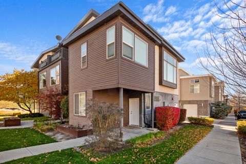 Tiny photo for 1001 W ROOFTOP DR, Midvale, UT 84047 (MLS # 2121556)