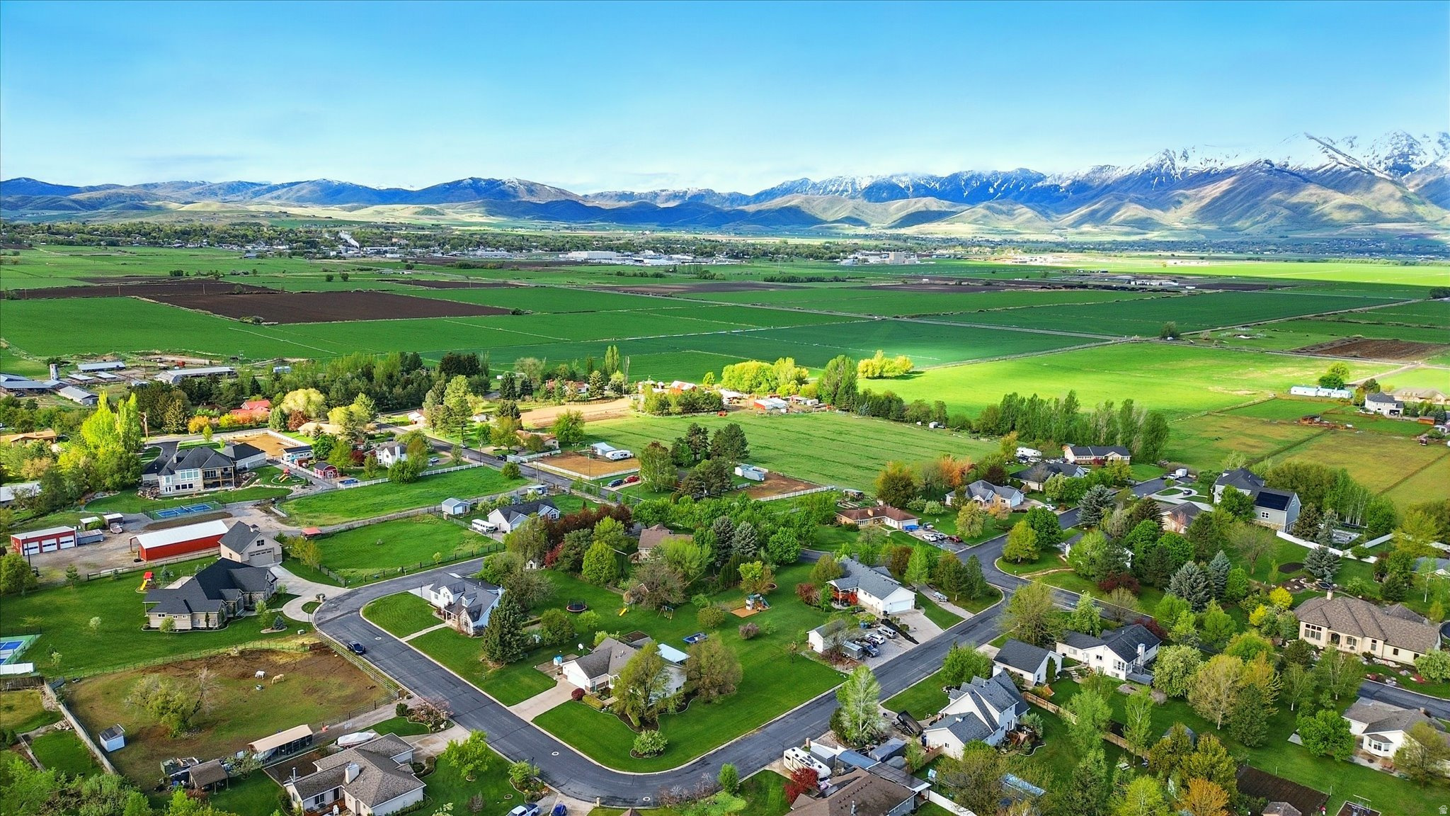 QUARTER CIRCLE JV SU - Residential