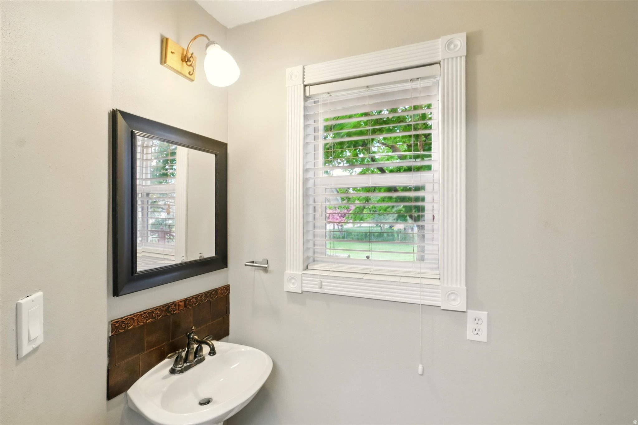 QUARTER CIRCLE JV SU - Residential