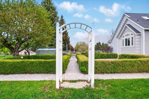 Tiny photo for 3923 HILLSIDE DR, Nibley, UT 84321 (MLS # 2128302)