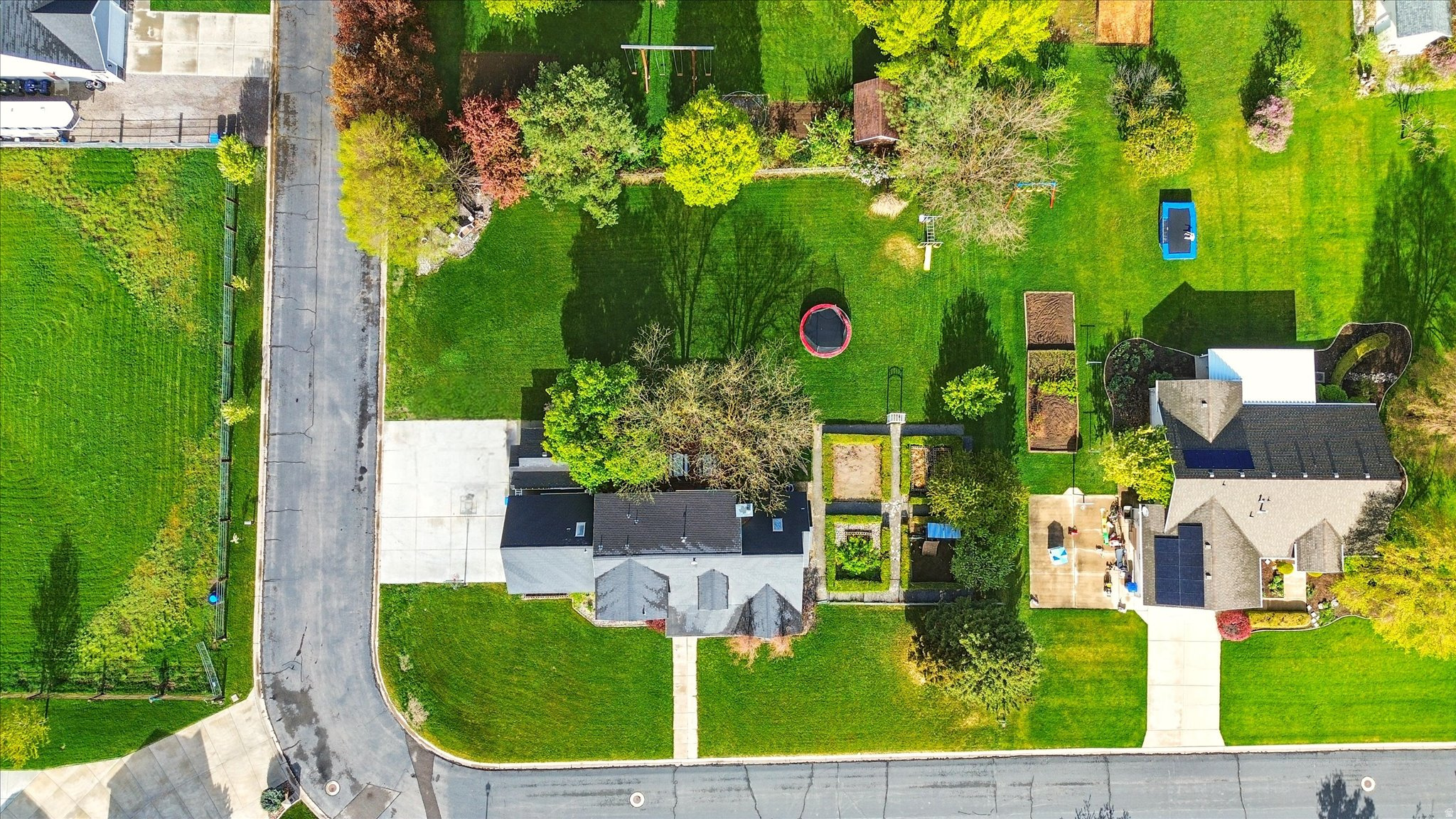 QUARTER CIRCLE JV SU - Residential