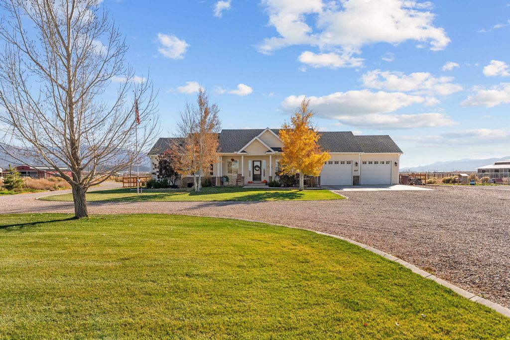 Photo of 4257 W 1600 N, Cedar City, UT 84721 (MLS # 2122591)