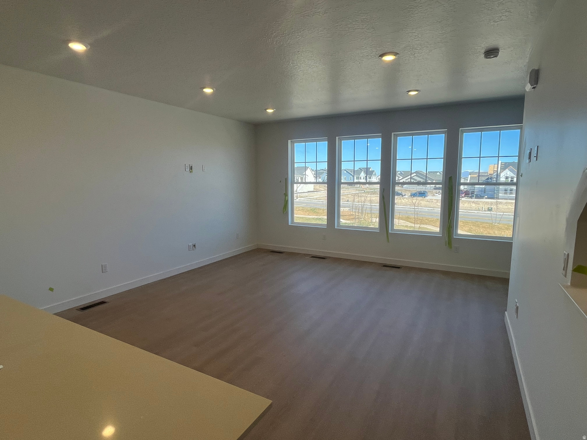 DAYBREAK - Residential