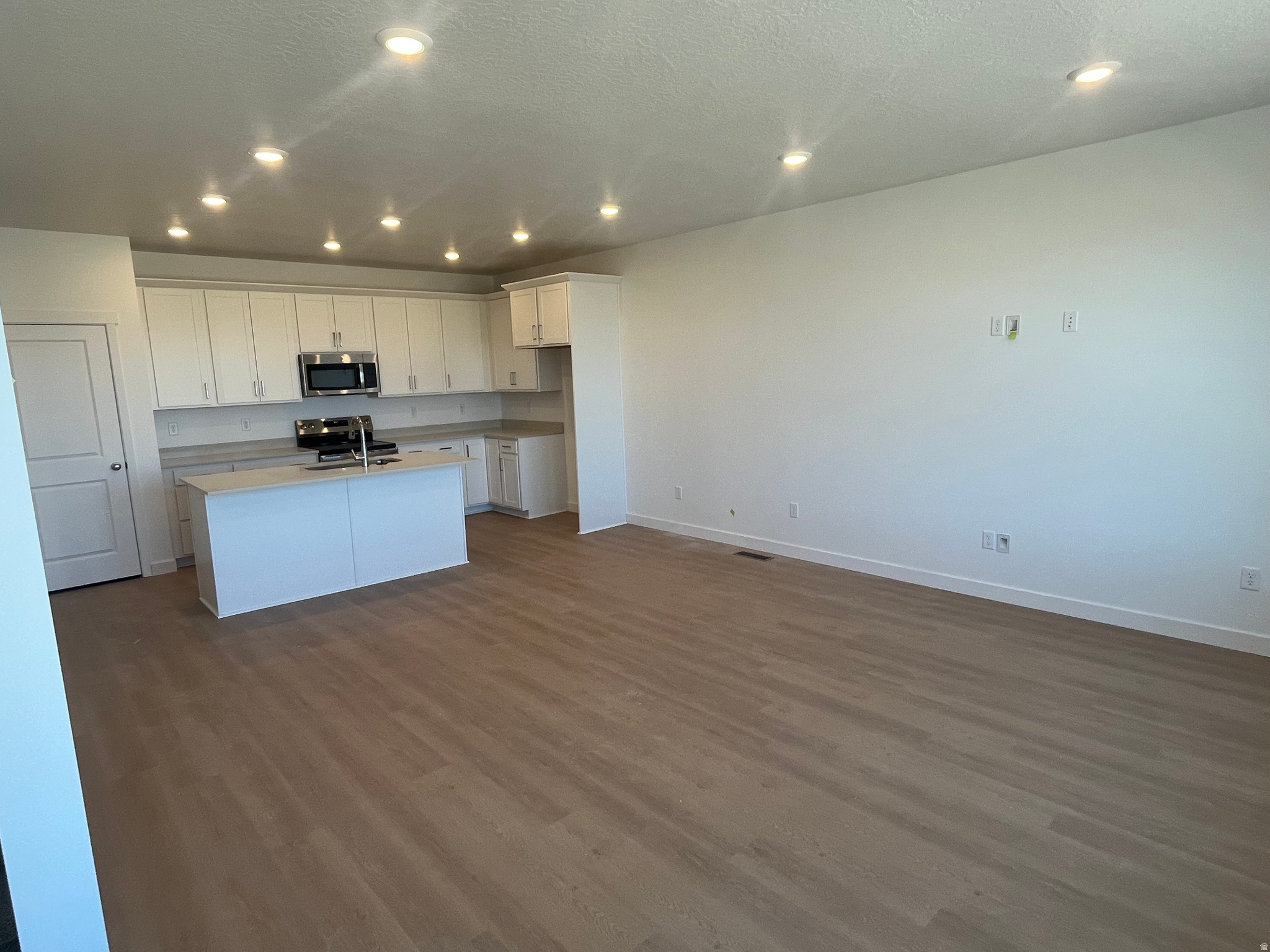 DAYBREAK - Residential