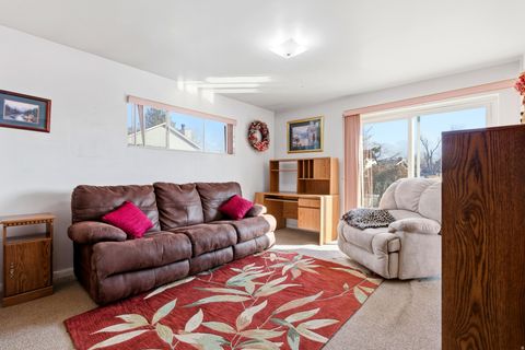 Tiny photo for 1325 E MILNE LN, Cottonwood Heights, UT 84047 (MLS # 2126447)