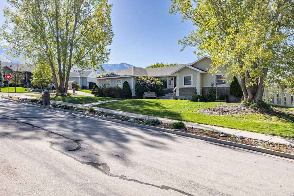 Photo of 892 E 400 S, Smithfield, UT 84335 (MLS # 2153801)
