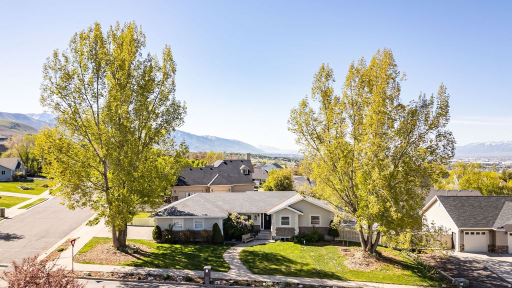 Photo of 892 E 400 S, Smithfield, UT 84335 (MLS # 2153801)