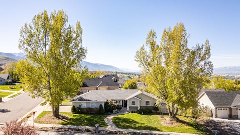 Tiny photo for 892 E 400 S, Smithfield, UT 84335 (MLS # 2153801)