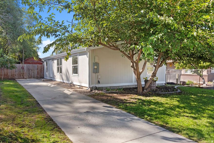 *** GORGEOUS FULLY REMODELED 3 BEDROOM / 2 BATH *** Brand new kitchen cabinets, quartz countertops, and stainless steel appliances. Vaulted ceilings and lots of natural light in the great room. Brand new LVP flooring throughout the house.  Fresh paint.  Both bathrooms are fully remodeled. Finished yard, fully fenced.  Fire pit, koi pond, and storage shed.  Owner / agent.